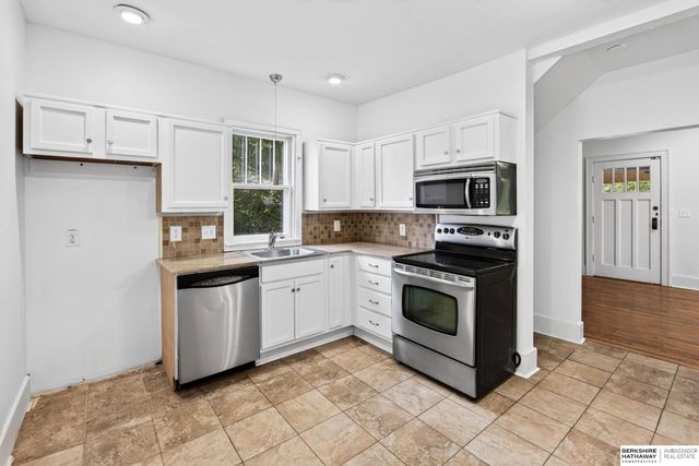 3136 N 58th Street, Omaha, NE 68104