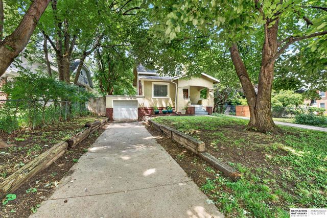 3136 N 58th Street, Omaha, NE 68104