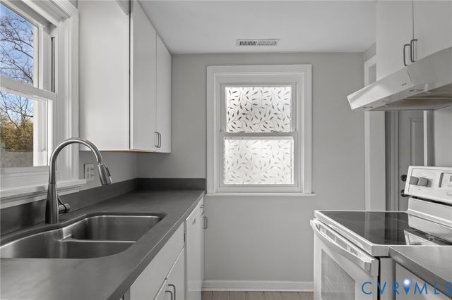 8005 Dalmain Dr, Henrico, VA 23228