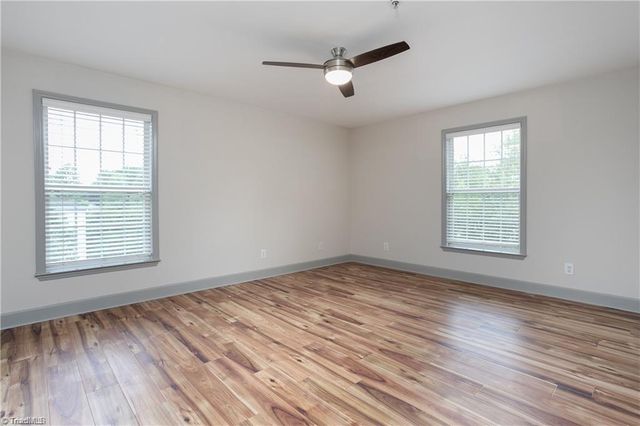 3725 Morris Farm Drive 3B, Greensboro, NC 27409