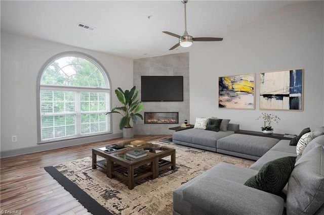 3725 Morris Farm Drive 3B, Greensboro, NC 27409