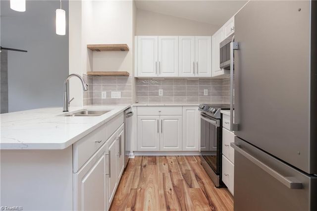 3725 Morris Farm Drive 3B, Greensboro, NC 27409