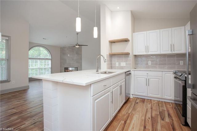 3725 Morris Farm Drive 3B, Greensboro, NC 27409