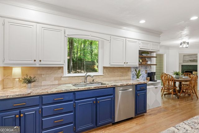 685 Wood Work Way, Roswell, GA 30076