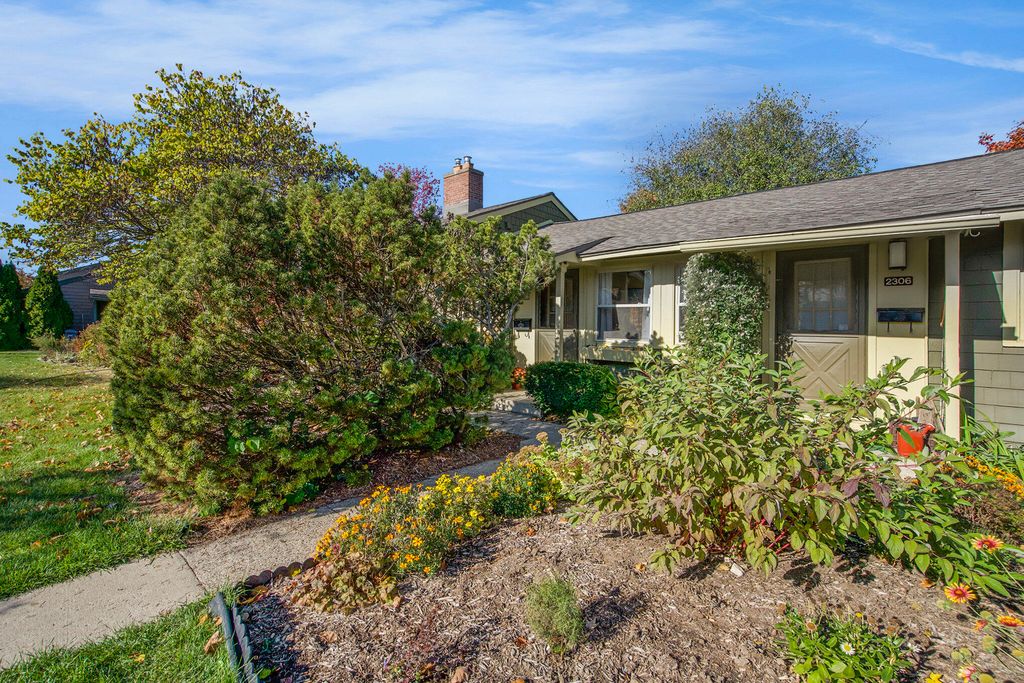 2308 Pittsfield Boulevard, Ann Arbor, MI 48104