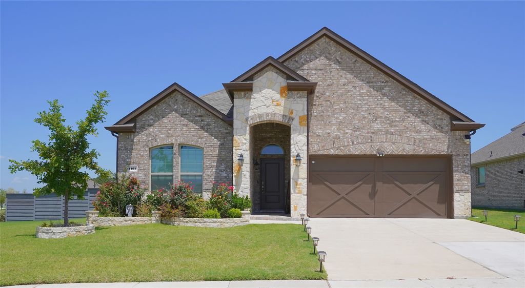 1101 Ginger Road, Aubrey, TX 76227