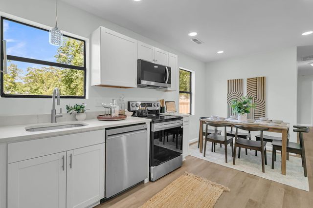802 Royle Road, Ladson, SC 29456