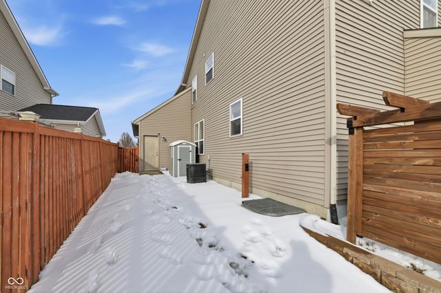 7879 Blue Jay Way, Zionsville, IN 46077