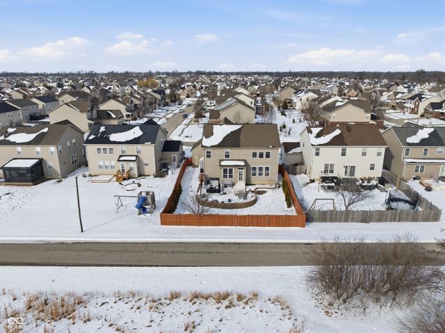 7879 Blue Jay Way, Zionsville, IN 46077