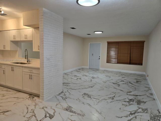 6751 Meade Street, Hollywood, FL 33024