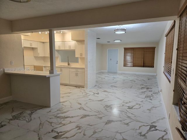 6751 Meade Street, Hollywood, FL 33024