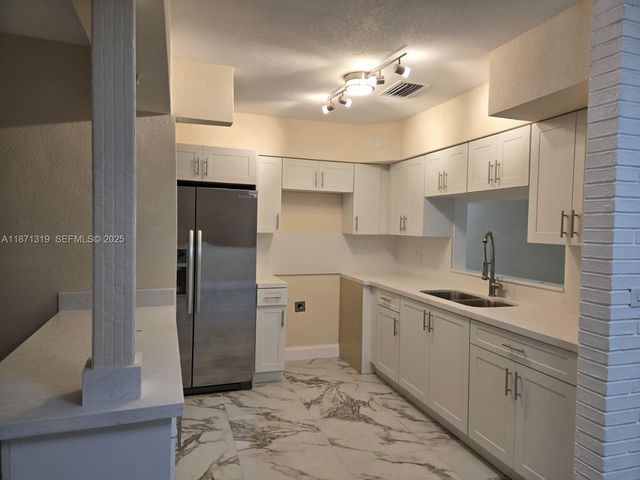 6751 Meade Street, Hollywood, FL 33024