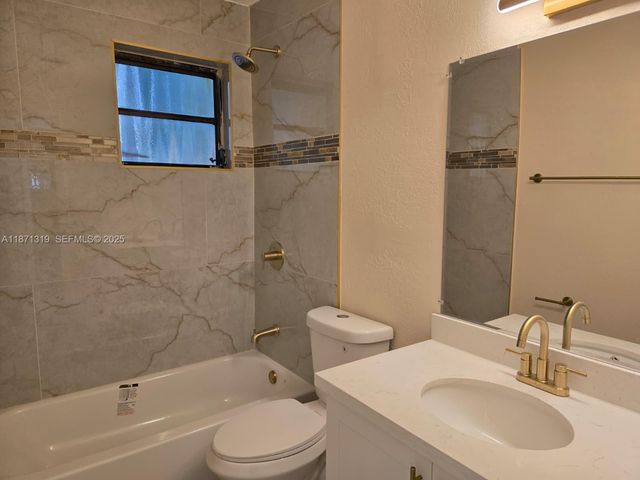 6751 Meade Street, Hollywood, FL 33024