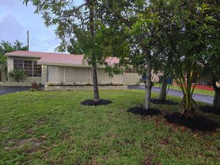 6751 Meade Street, Hollywood, FL 33024