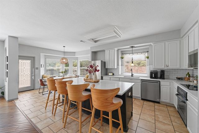 932 Mimosa Court, Burleson, TX 76028