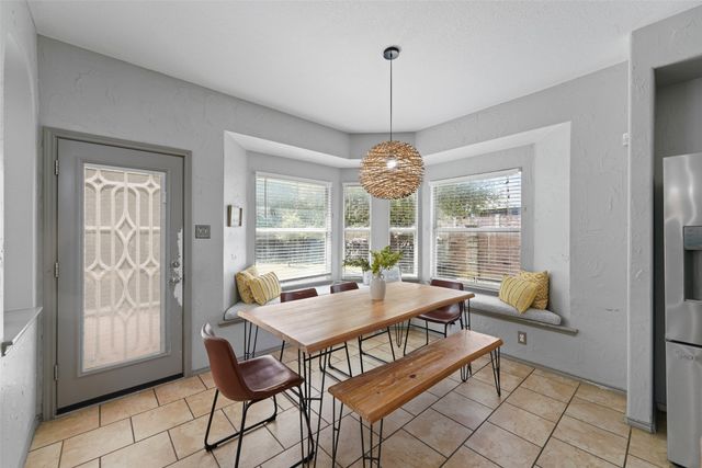 932 Mimosa Court, Burleson, TX 76028