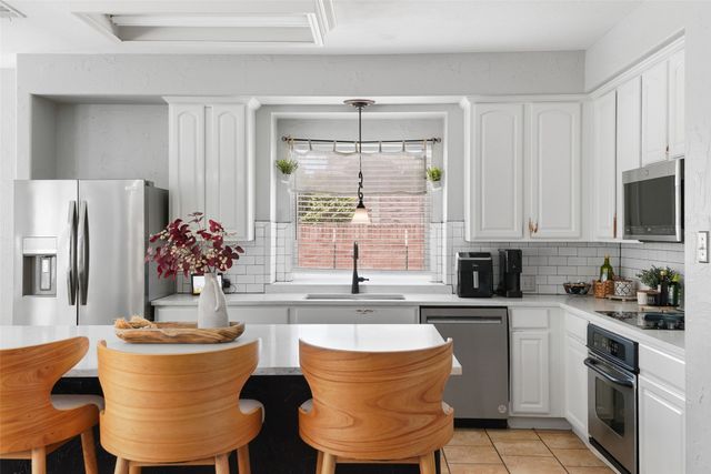 932 Mimosa Court, Burleson, TX 76028