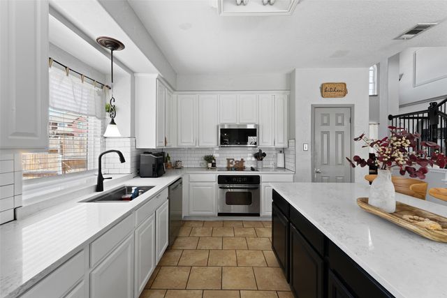 932 Mimosa Court, Burleson, TX 76028