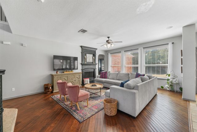 932 Mimosa Court, Burleson, TX 76028