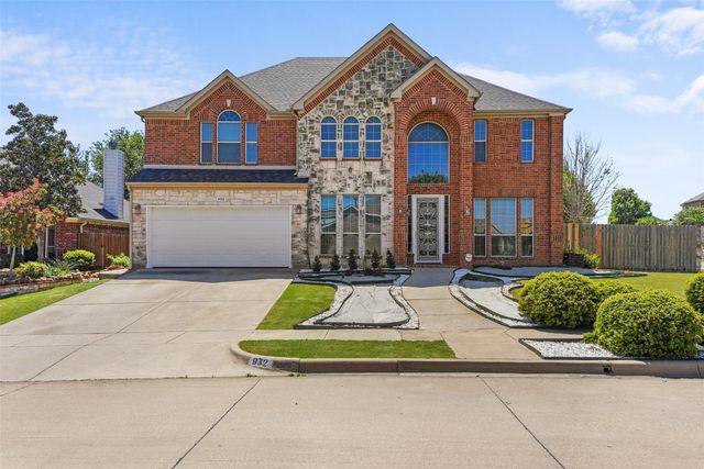 932 Mimosa Court, Burleson, TX 76028