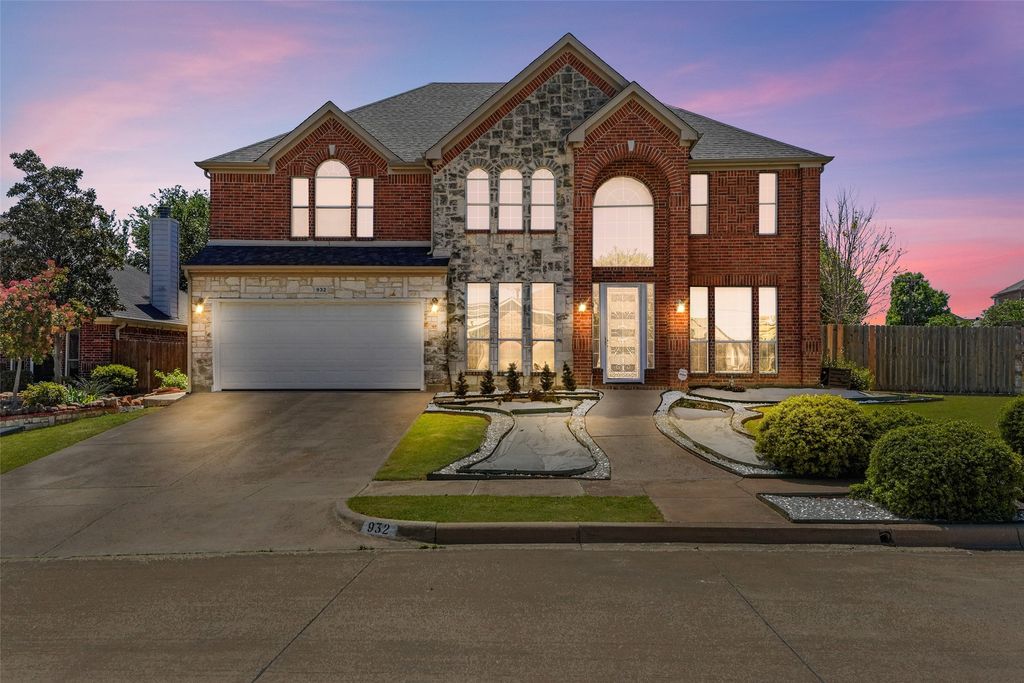 932 Mimosa Court, Burleson, TX 76028