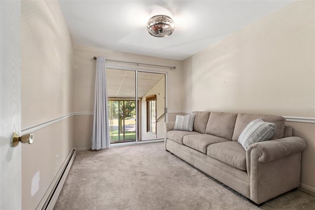 25352 Potomac Drive 7, South Lyon, MI 48178