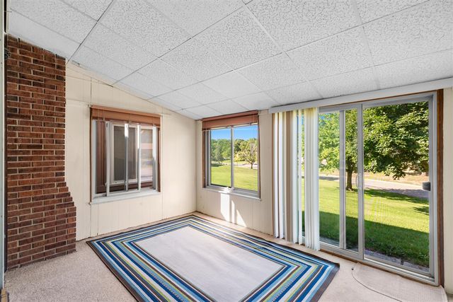 25352 Potomac Drive 7, South Lyon, MI 48178