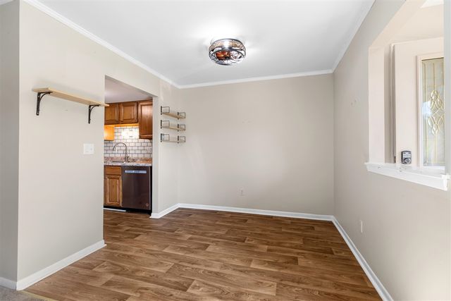 25352 Potomac Drive 7, South Lyon, MI 48178