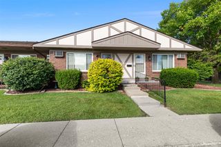 25352 Potomac Drive 7, South Lyon, MI 48178