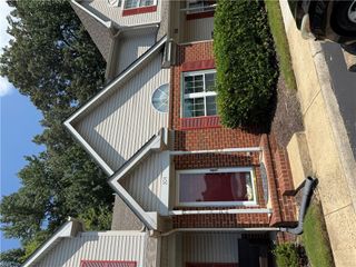 304 S Hill LN, Chesapeake, VA 23322