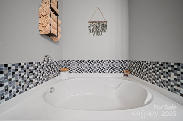 215 Lind Point Lane, Monroe, NC 28110