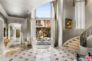 10275 Century Woods Drive, Los Angeles, CA 90067