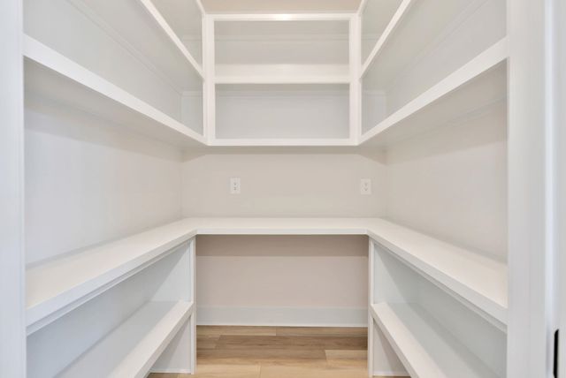 844 N Speyside Cir, Andover, KS 67002