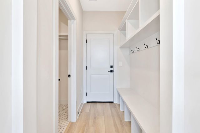 844 N Speyside Cir, Andover, KS 67002