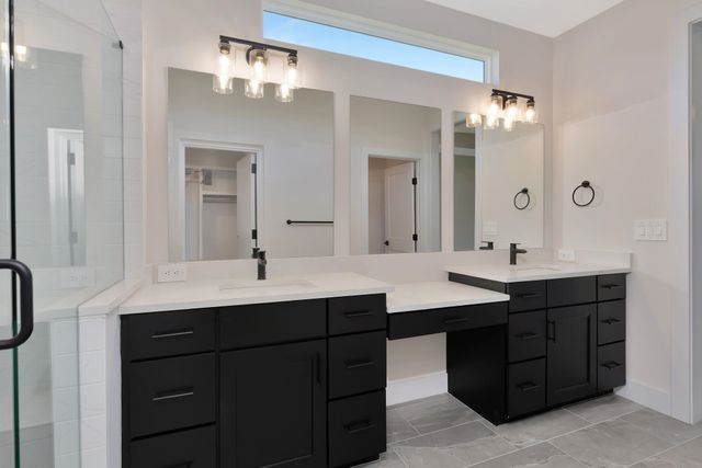 844 N Speyside Cir, Andover, KS 67002