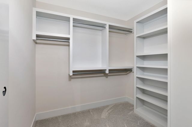 844 N Speyside Cir, Andover, KS 67002