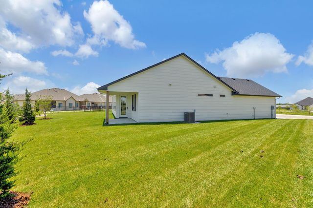 844 N Speyside Cir, Andover, KS 67002
