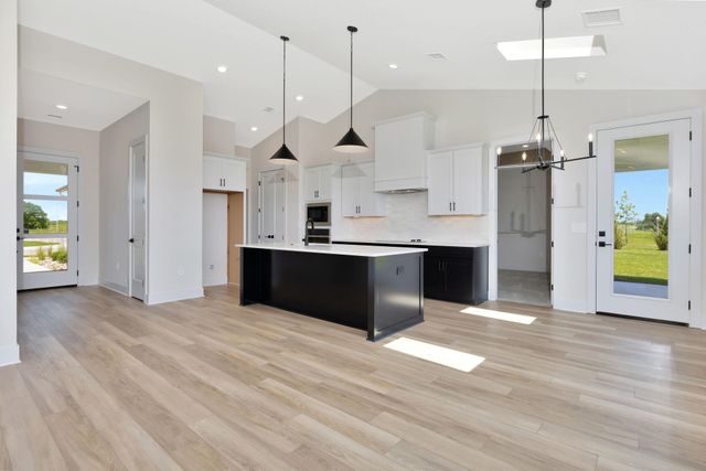 844 N Speyside Cir, Andover, KS 67002