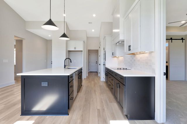 844 N Speyside Cir, Andover, KS 67002