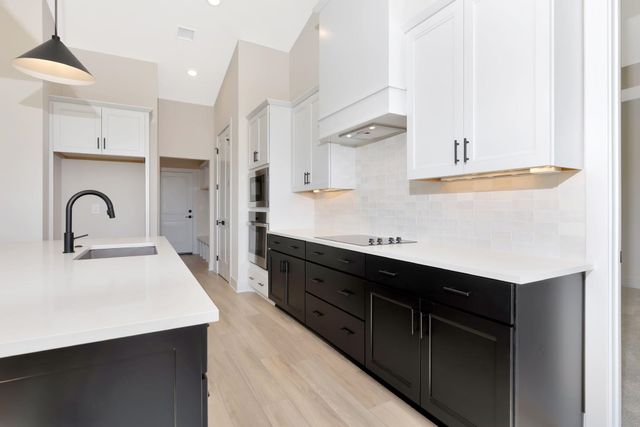 844 N Speyside Cir, Andover, KS 67002