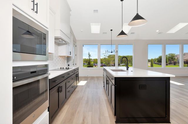 844 N Speyside Cir, Andover, KS 67002