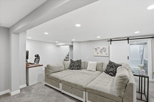 9816 E Broadway Ave, Spokane Valley, WA 99206