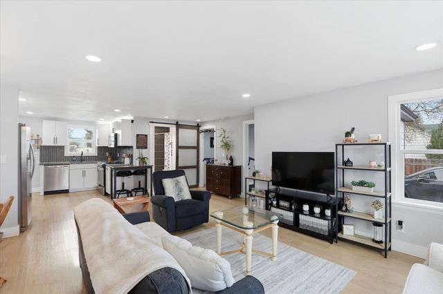 9816 E Broadway Ave, Spokane Valley, WA 99206