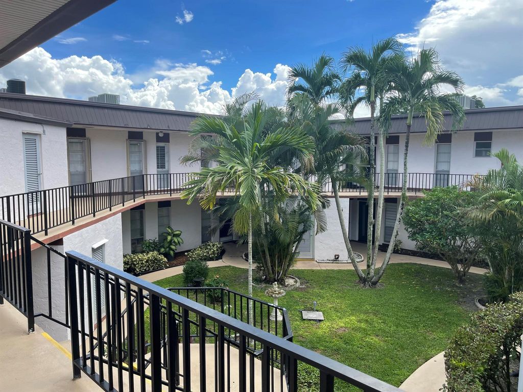 4 N Greenway 201, Royal Palm Beach, FL 33411