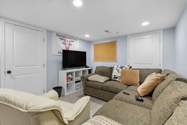 32 Cameron Avenue 32, Cambridge, MA 02140
