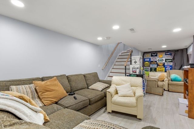 32 Cameron Avenue 32, Cambridge, MA 02140