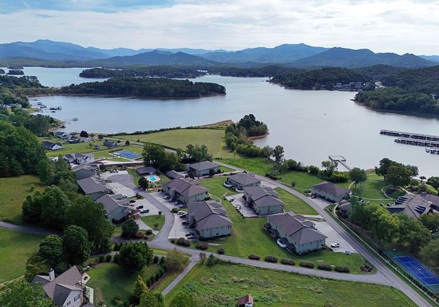 1647 Lakeview Drive Unit C, Young Harris, GA 30582
