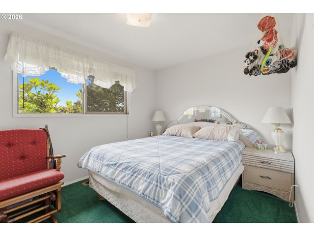 1865 7TH St, Columbia City, OR 97018