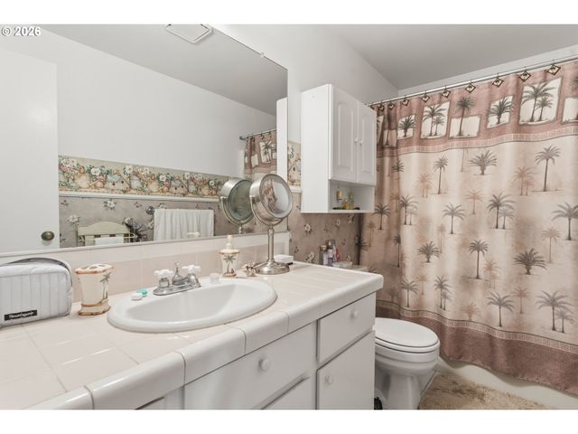 1865 7TH St, Columbia City, OR 97018