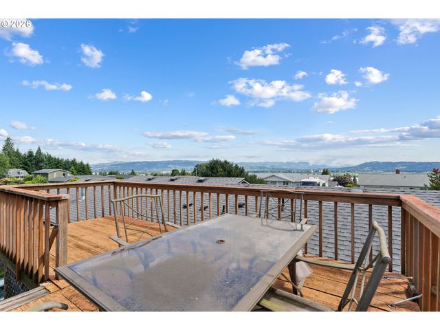 1865 7TH St, Columbia City, OR 97018